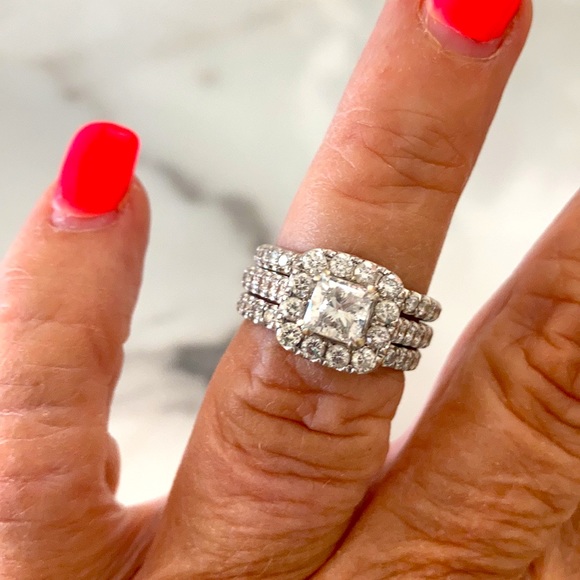 Diamond Wedding Ring Set - Picture 3 of 7